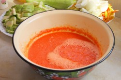 как делать лечо на зиму из помидоров и перца и моркови и лука и кабачками. Смотреть фото как делать лечо на зиму из помидоров и перца и моркови и лука и кабачками. Смотреть картинку как делать лечо на зиму из помидоров и перца и моркови и лука и кабачками. Картинка про как делать лечо на зиму из помидоров и перца и моркови и лука и кабачками. Фото как делать лечо на зиму из помидоров и перца и моркови и лука и кабачками