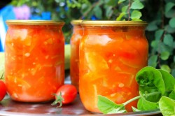 как делать лечо на зиму из помидоров и перца и моркови и лука и кабачками. Смотреть фото как делать лечо на зиму из помидоров и перца и моркови и лука и кабачками. Смотреть картинку как делать лечо на зиму из помидоров и перца и моркови и лука и кабачками. Картинка про как делать лечо на зиму из помидоров и перца и моркови и лука и кабачками. Фото как делать лечо на зиму из помидоров и перца и моркови и лука и кабачками