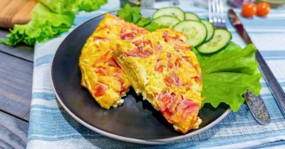 Пышный омлет с помидорами и кабачками в духовке