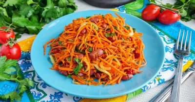 Салат с красной фасолью и корейской морковью