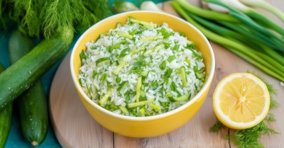 Салат с рисом и свежим огурцом