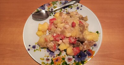 рагу из картошки и баклажанов с куриным бедром