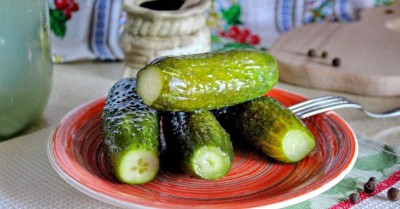 Малосольные огурцы классические