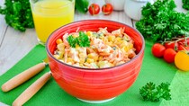 Салат копчена курка корейська морква кукурудза