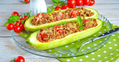 Фаршированные кабачки с фаршем и сыром запеченные в духовке