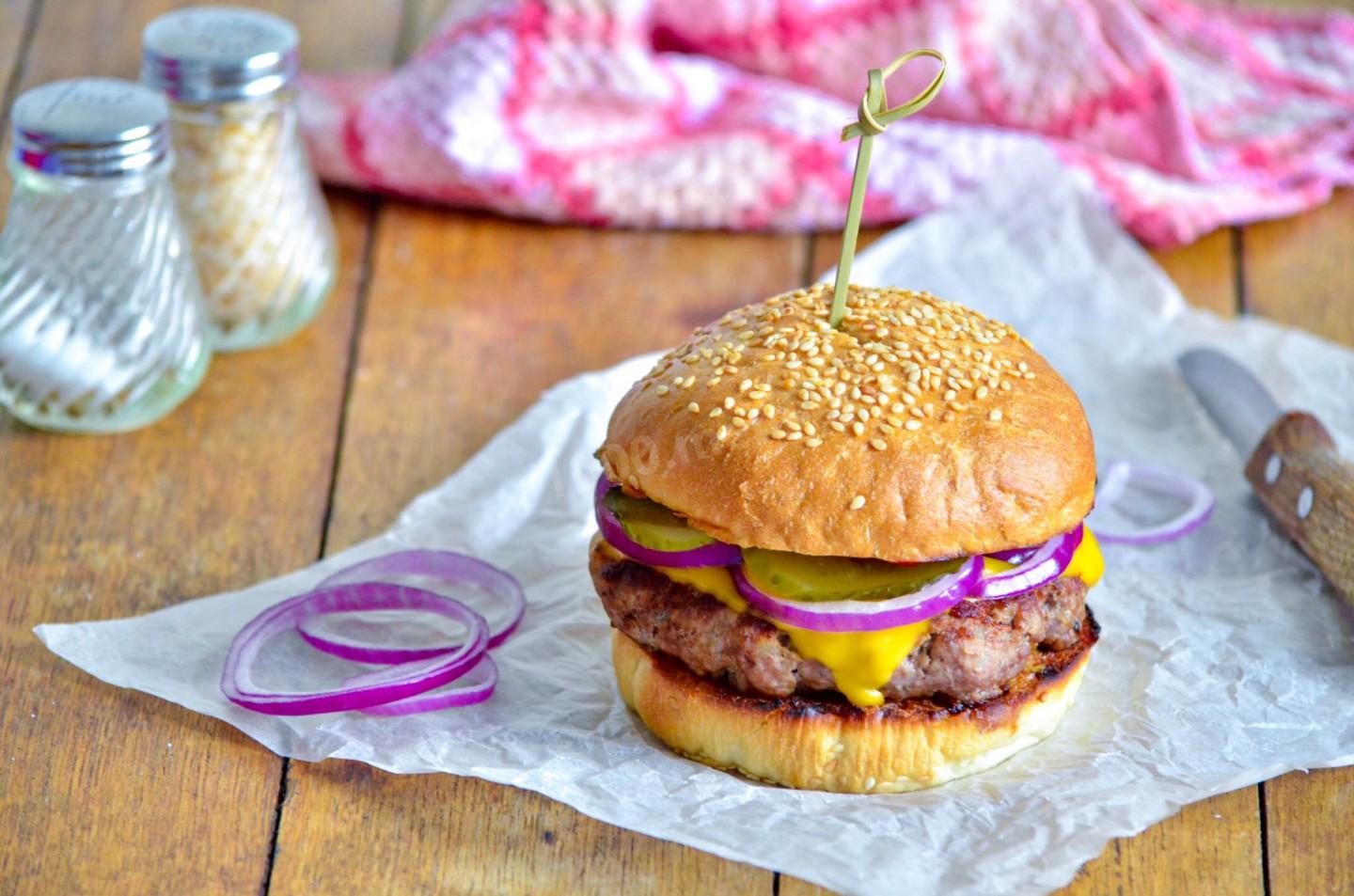 Как приготовить гамбургер в домашних условиях: рецепты и советы