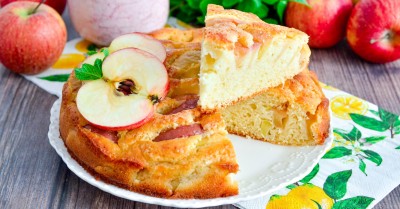 Самый простой пирог с яблоками в духовке