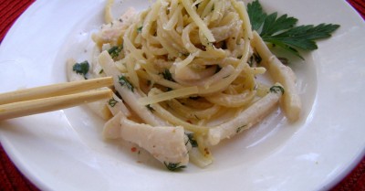 Макароны с кальмарами с соусом сметана сливки чеснок