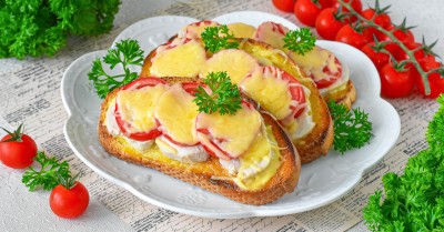 Горячие бутерброды с курицей