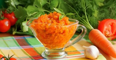 Икра из моркови с томатной пастой