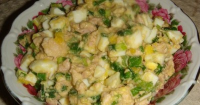 Печень трески яйца зеленый лук салат