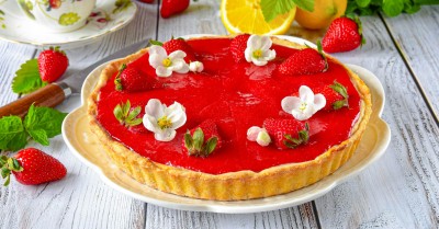 Пирог с клубникой и творогом на 14 февраля