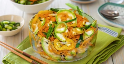 Корейский салат из кабачков и моркови