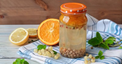 Компот из белой смородины с апельсином на зиму