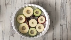 Печеные яблоки кусочками рецепт. yabloki zapechennye kusochkami v duxovke s koricei i siropom 1609313940 5 min. Печеные яблоки кусочками рецепт фото. Печеные яблоки кусочками рецепт-yabloki zapechennye kusochkami v duxovke s koricei i siropom 1609313940 5 min. картинка Печеные яблоки кусочками рецепт. картинка yabloki zapechennye kusochkami v duxovke s koricei i siropom 1609313940 5 min. Приветствую, дорогие наши читатели. Сегодня готовим запечённые яблоки в духовке. Очень вкусный десерт, еще и полезный для организма. Рецептов существует огромное множество, но начнем с классики.