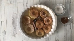 Печеные яблоки кусочками рецепт. yabloki zapechennye kusochkami v duxovke s koricei i siropom 1609313940 6 min. Печеные яблоки кусочками рецепт фото. Печеные яблоки кусочками рецепт-yabloki zapechennye kusochkami v duxovke s koricei i siropom 1609313940 6 min. картинка Печеные яблоки кусочками рецепт. картинка yabloki zapechennye kusochkami v duxovke s koricei i siropom 1609313940 6 min. Приветствую, дорогие наши читатели. Сегодня готовим запечённые яблоки в духовке. Очень вкусный десерт, еще и полезный для организма. Рецептов существует огромное множество, но начнем с классики.