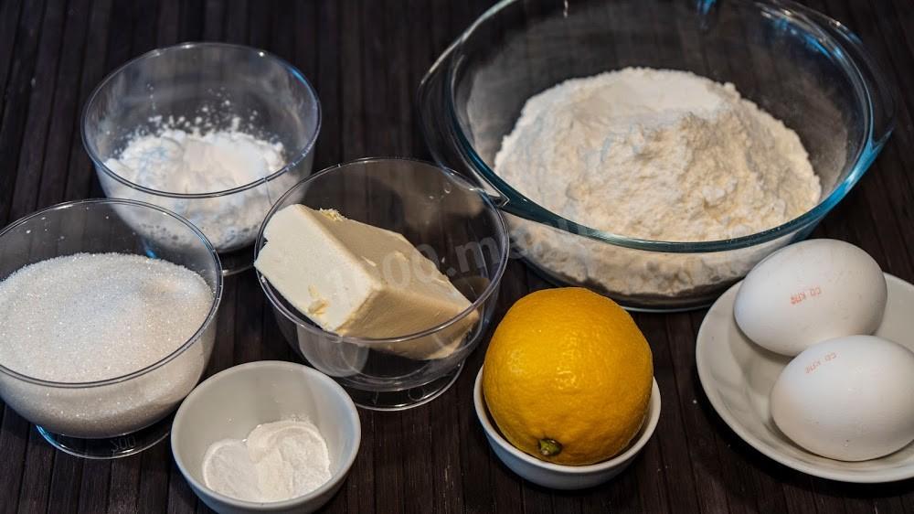 Крем яйца мука масло сахар. Мука молоко яйца сахар. Крем для кексов из молока сахарной пудры картофельного крахмала. Мука приготовленная в домашних условиях.