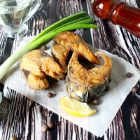 Скумбрия на сковороде жареная