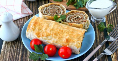 Рулет лаваш с фаршем в духовке