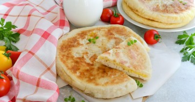 Осетинские пироги с сыром на сковороде