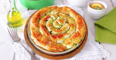 Улитка из теста фило греческий пирог