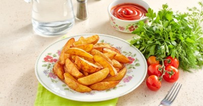 Жареная картошка с золотистой корочкой