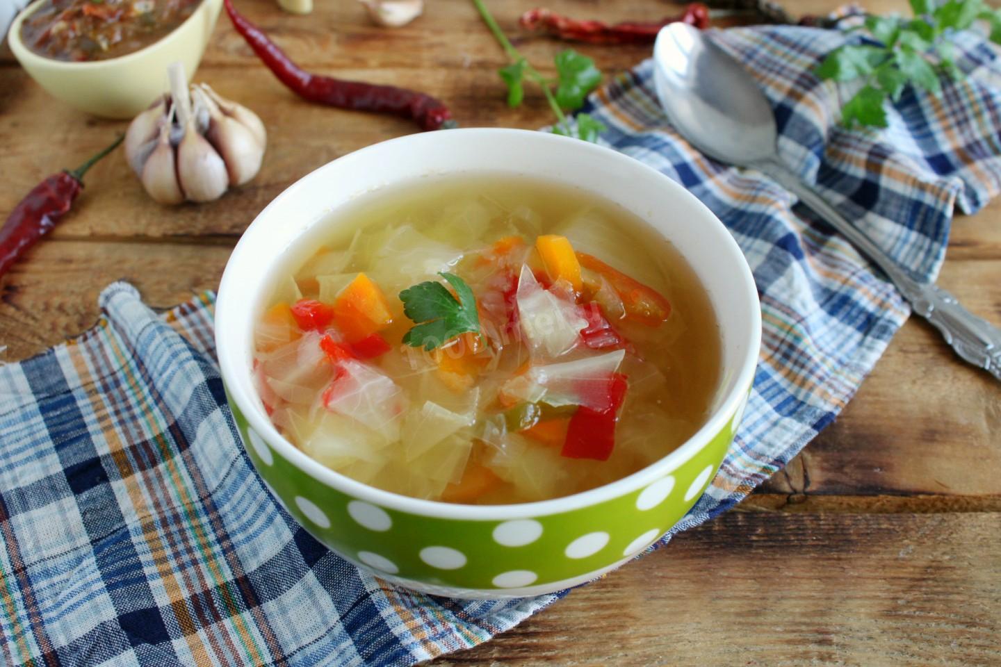 Овощной суп с капусты рецепт. Капустница (суп). Суп с капустой. Суп с сельдереем для похудения. Суп из семи.