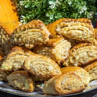 Армянское печенье Гата из домашнего слоеного теста с орехами