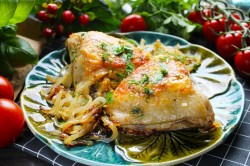 куриные бедрышки с картошкой на сковороде рецепт с фото. kurinye byodra na skovorode s jarenym lukom 1615308773 9 min. куриные бедрышки с картошкой на сковороде рецепт с фото фото. куриные бедрышки с картошкой на сковороде рецепт с фото-kurinye byodra na skovorode s jarenym lukom 1615308773 9 min. картинка куриные бедрышки с картошкой на сковороде рецепт с фото. картинка kurinye byodra na skovorode s jarenym lukom 1615308773 9 min. Блюда из куриного мяса пользуются особой популярностью во многих семьях. Вкусным, ярким и питательным решением для домашнего обеда могут стать сочные жареные бедра. Приготовить их можно самыми разными способами. Берите за заметку 10 интересных кулинарных идей с пошаговым описанием процесса.
