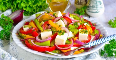 Салат с перцем болгарским и сыром