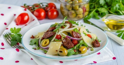 Салат с вялеными помидорами и рукколой ПП