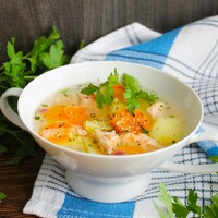 Рыбный суп из консервов с кукурузной крупой