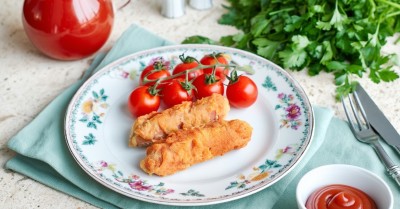 Сосиски в кляре на сковороде