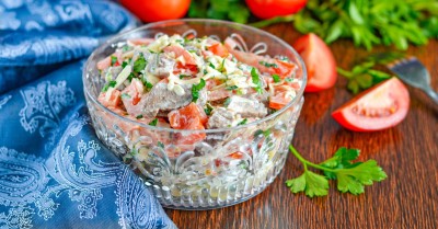 Салат Гусарский с помидорами и говядиной