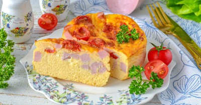 Омлет с колбасой и сыром в аэрогриле