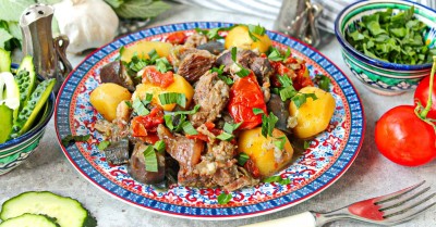 Чанахи классические в кастрюле из говядины с овощами