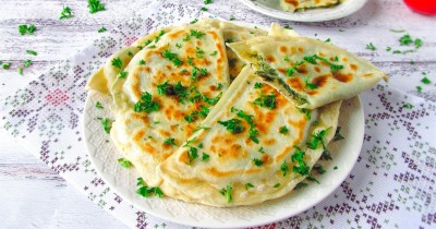 Кутабы с зеленью и сыром