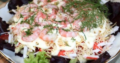  Салат с креветками помидорами огурцами и майонезом - пошаговый рецепт приготовления с фото  