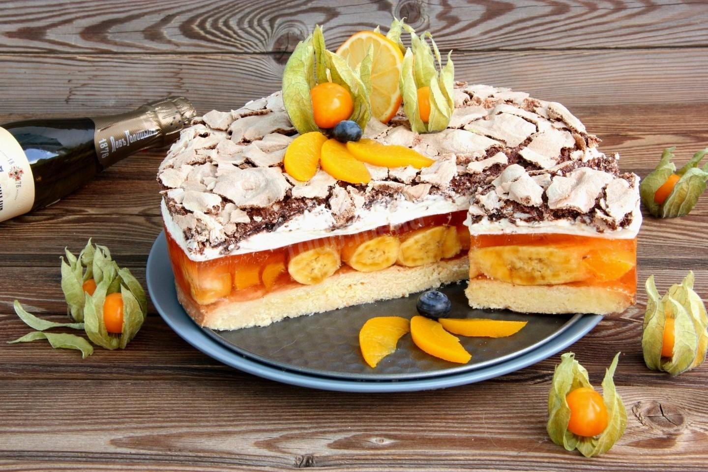 Сливочно-желейный торт с фруктами и меренгой рецепт с фото пошагово -  1000.menu