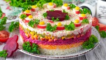 Крабовий салат з рисом і кукурудзою