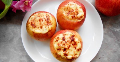 Запеченные яблоки с творогом в мультиварке