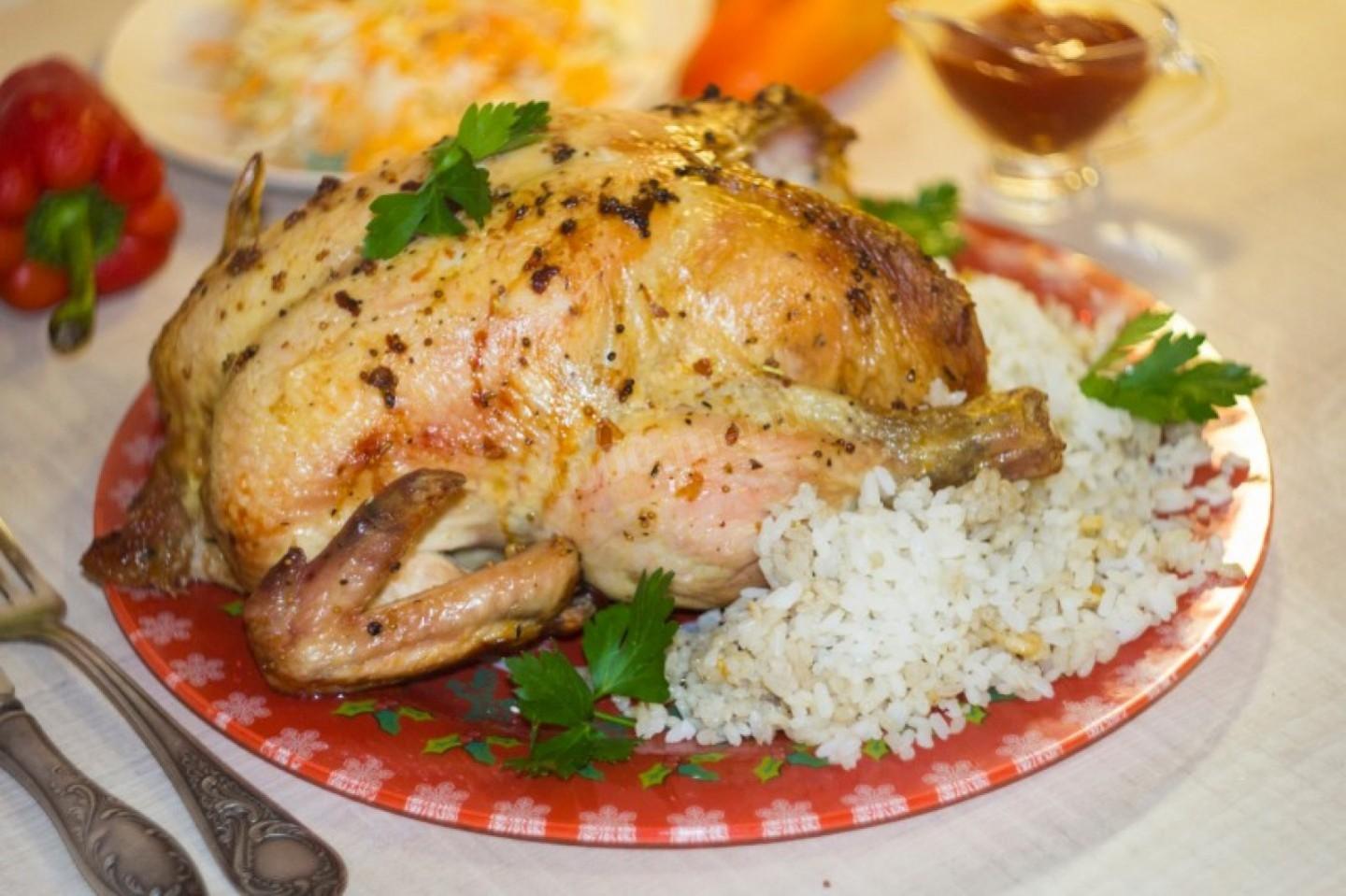 Курица без риса. Курица фаршированная рисом. Курица запеченная с рисом. Курица запеченная с рисом в духовке. Курица фаршированная рисом в духовке.