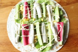 как приготовить лаваш с крабовыми палочками и свежим огурцом. Смотреть фото как приготовить лаваш с крабовыми палочками и свежим огурцом. Смотреть картинку как приготовить лаваш с крабовыми палочками и свежим огурцом. Картинка про как приготовить лаваш с крабовыми палочками и свежим огурцом. Фото как приготовить лаваш с крабовыми палочками и свежим огурцом