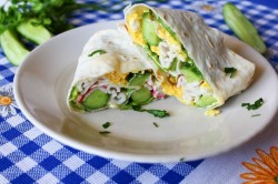 как приготовить лаваш с крабовыми палочками и свежим огурцом. Смотреть фото как приготовить лаваш с крабовыми палочками и свежим огурцом. Смотреть картинку как приготовить лаваш с крабовыми палочками и свежим огурцом. Картинка про как приготовить лаваш с крабовыми палочками и свежим огурцом. Фото как приготовить лаваш с крабовыми палочками и свежим огурцом