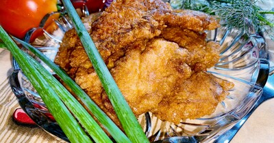 Куриное филе в кляре из соевого соуса с мукой и яйцом