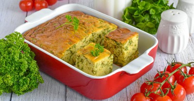 Быстрый заливной пирог с щавелем