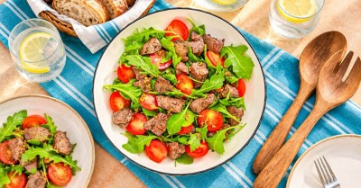Салат с рукколой и печенью