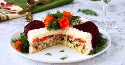 Салат из свеклы огурцов и яиц