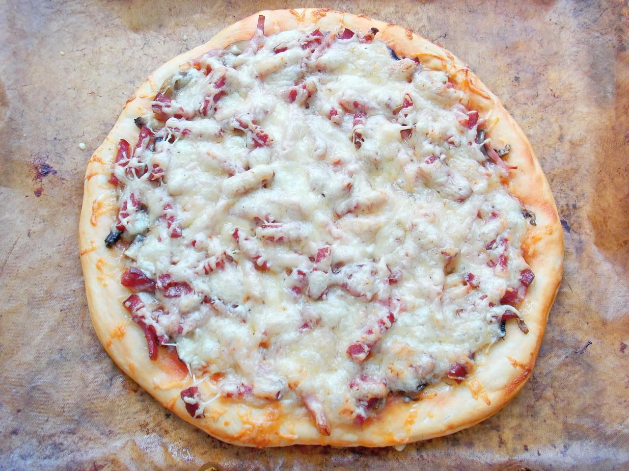 пицца с слоеным тестом в духовке рецепт колбасой и сыром фото 111