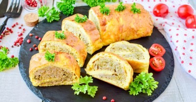 Рулет из кабачков с фаршем в духовке